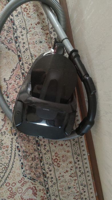 Продам пылесос Tefal Silence Force