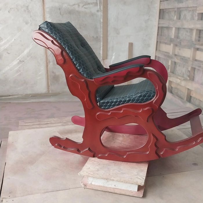 Кресло-качалка ручной работы