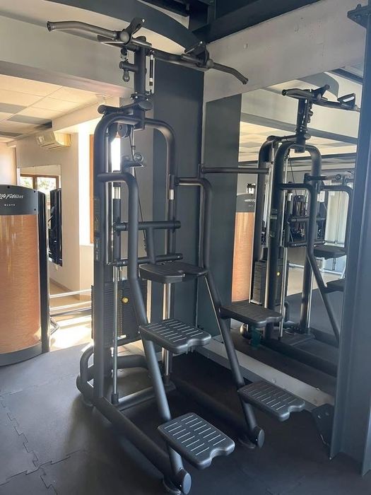 Asistat tractiuni sala fitness