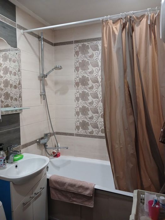 Сдам  комнату  девушке студентке.