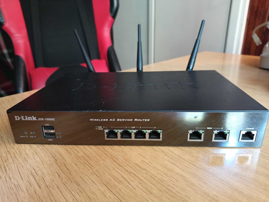 Гигабитов безжичен VPN рутер D-Link DSR-1000AC за до 3 доставчика