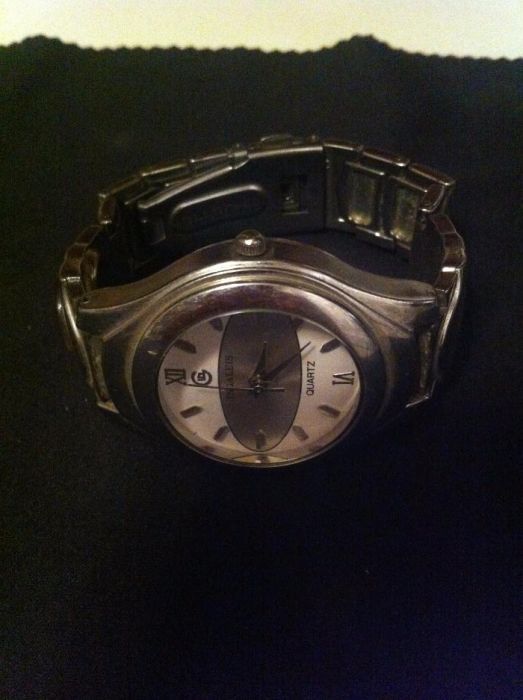 Китайские кварцевые часы