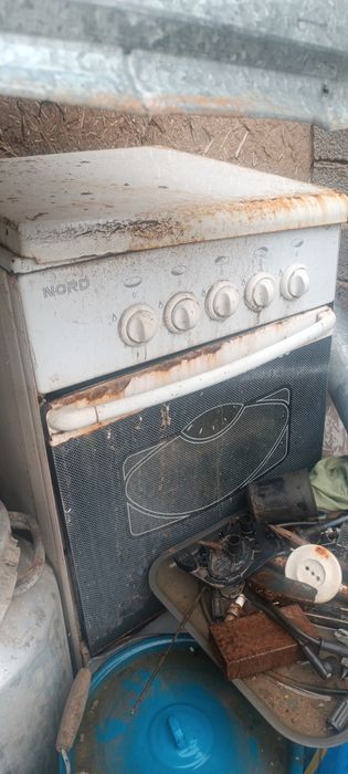 Продам б.у. холодильники и газовые плиты