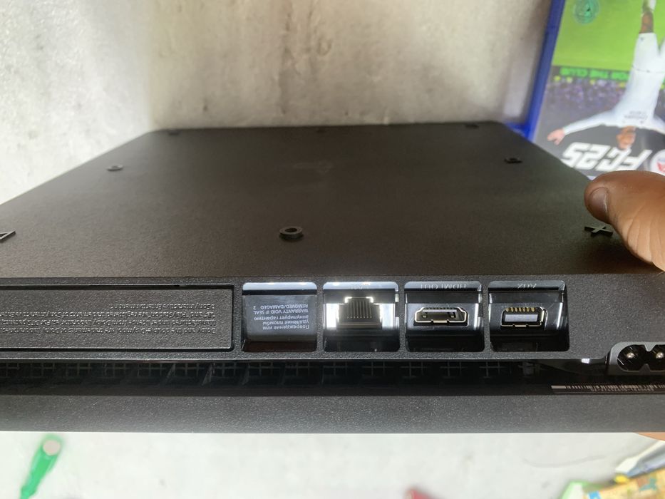 Playstation 4 slim отличное состояние