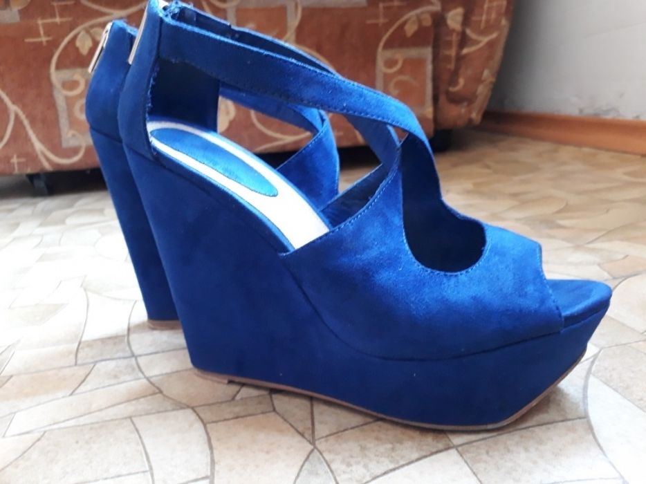 Стильные босоножки