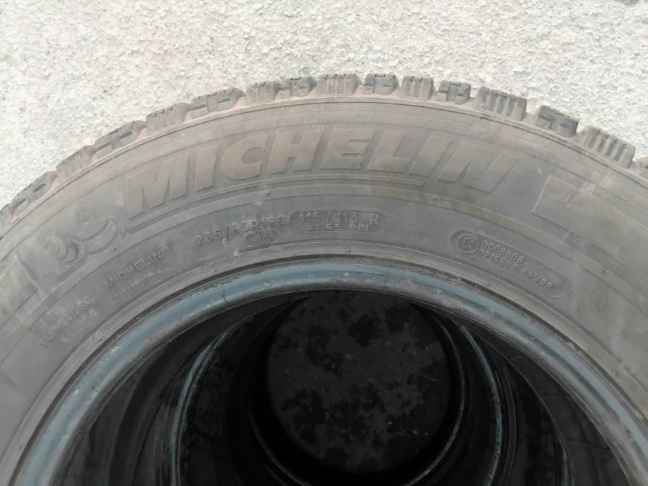 Бусови гуми 235 65 16 C Ц Мишелин Michelin 4 броя - нов внос. Не са нови! Посочената цена е за един брой гума. Без коментар на цената. 43 години опит