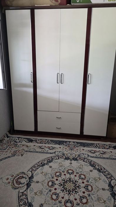 Продается спальный гарнитур