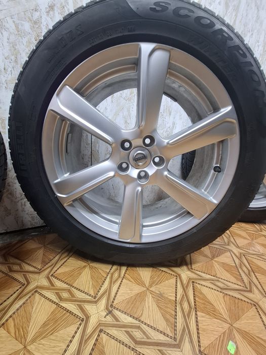 Set Roti/Jante Volvo XC90 235/55/19 pirelli  5x108