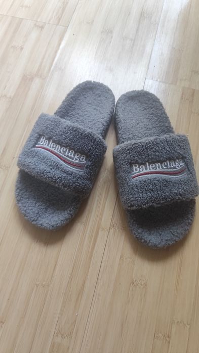 Șlapi Pufoși Balenciaga Furry Gri- Marimea 43