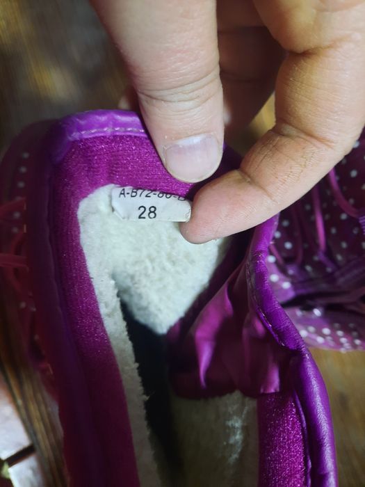 Продам сапожки для девочки