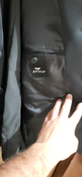 Чисто нови официални костюми