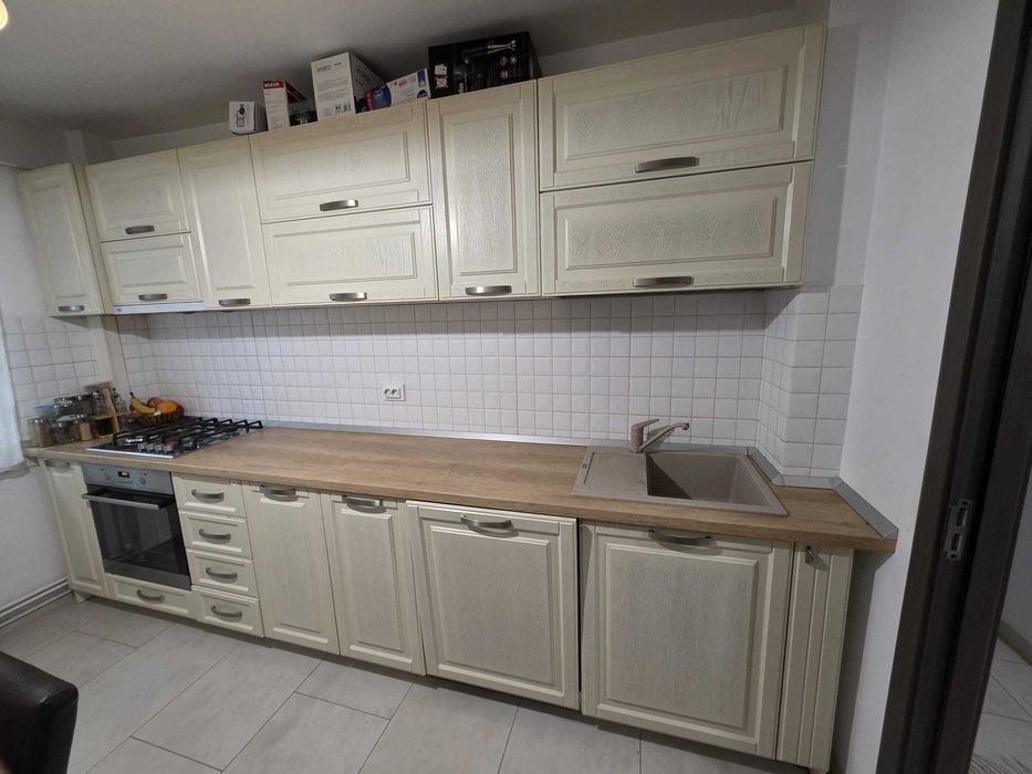 Vand mobila de bucatarie, hol, dormitor copil si living