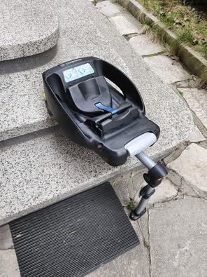 Maxi-Cosi Стол за кола и база