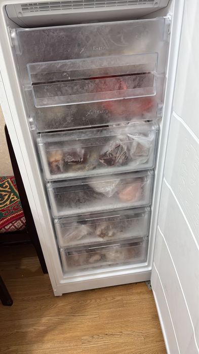 Морозильник Indesit DFZ 4150