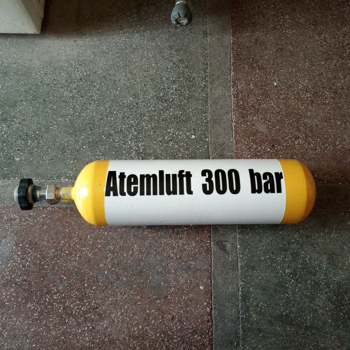 Продавам желязна бутилка Dräger - 1 брой - 6L - 300 BAR - АТМОСФЕРИ работно налягане