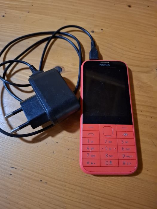 Продавам телефон Nokia2204g