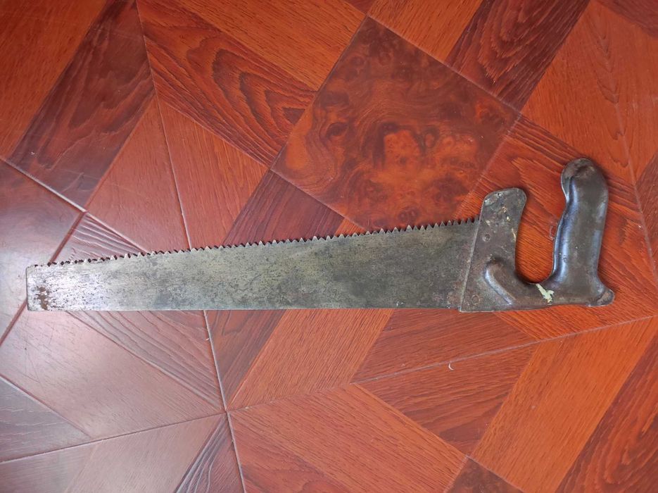 Пила по дереву ручная