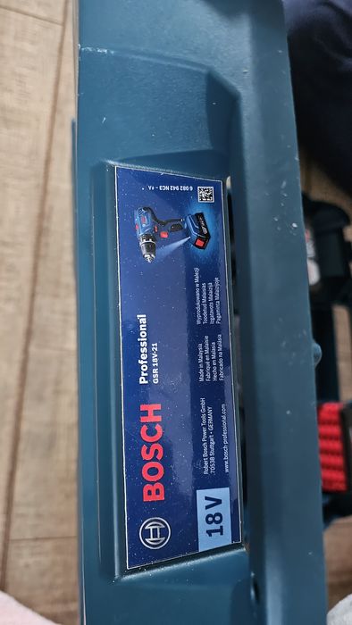 Masina de gaurit si insurubat (bormasina) pe acumulator Bosch