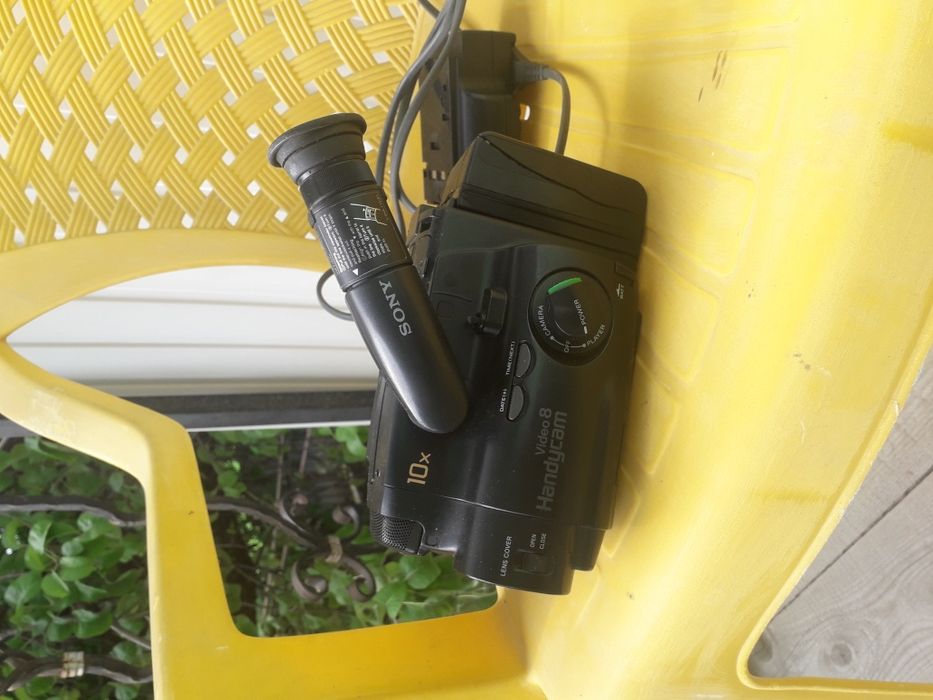 Vînd cameră de filmare sony