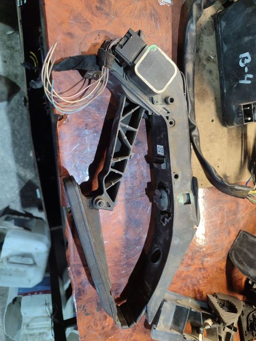 Педаль газа Мерседес W220