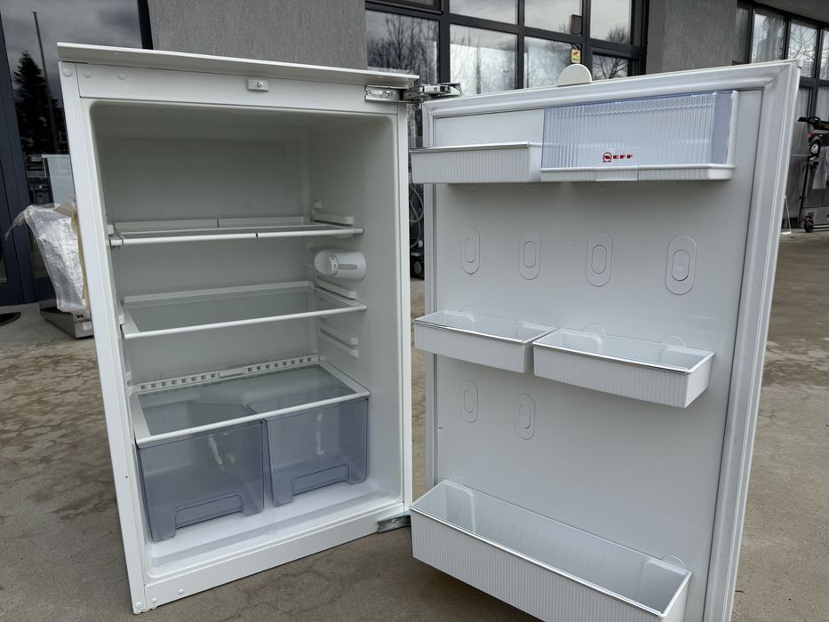 Малък хладилник за вграждане Neff - Bosch