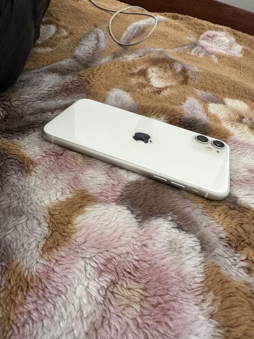 Айфон 11 продам идеал