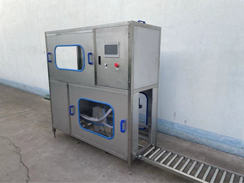 Линия розлива 19 литровой воды. Сув кадоклаш линияси (19л). Мавжуд.