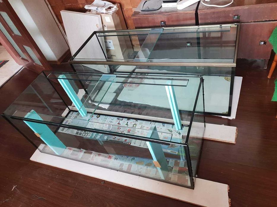 Продавам Аквариум 253л