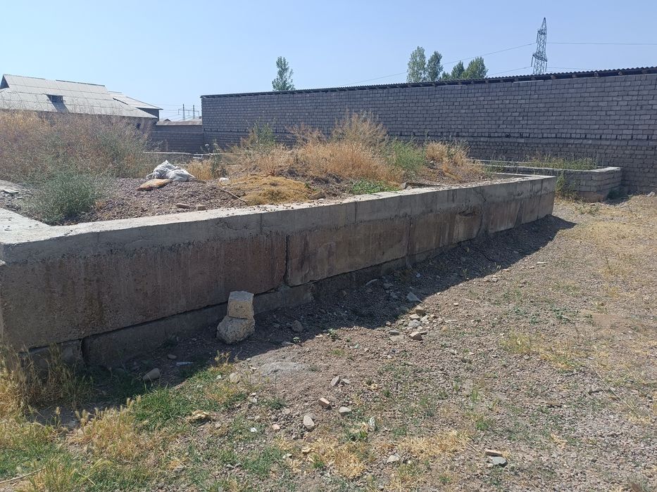 Продается участок 9 сотох на ДСК есть фундамент