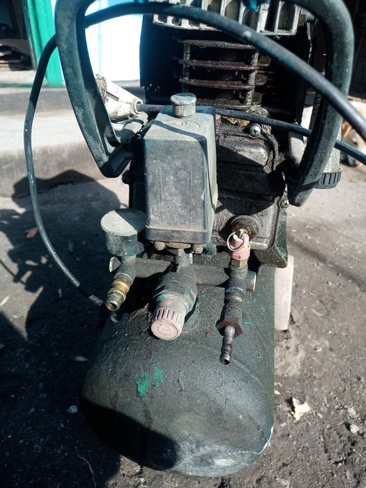 Продам компрессор