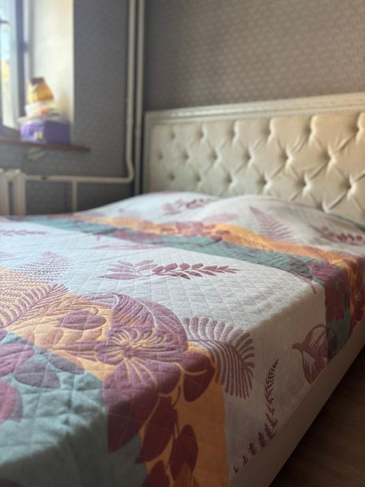 Продам двухспальную кровать.
