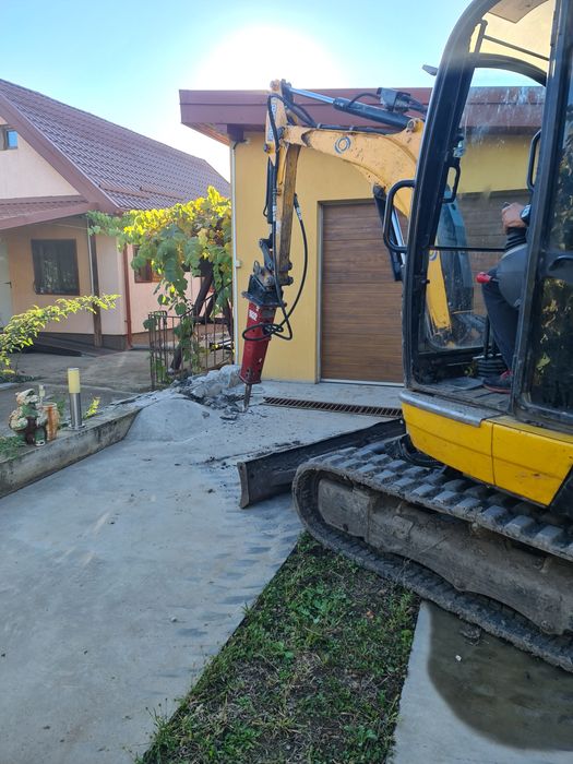 Miniexcavator De Inchiriat Demolare Sapat Nivelare Defrisare