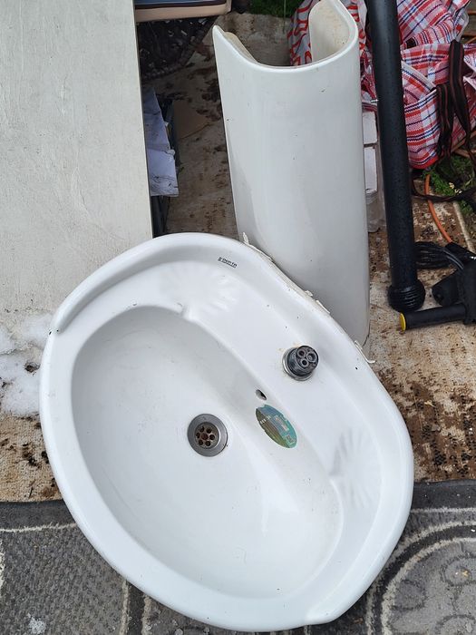 Раковина белая б/у