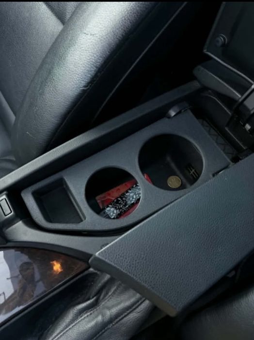 Suport de pahare BMW E60 / E61 pentru cotiera