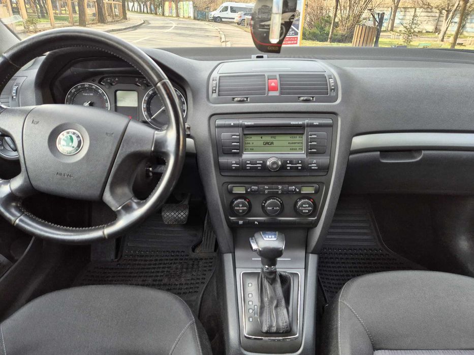 Skoda Octavia 2008, DSG, 2.0 TDI 140cp, 372.000 km