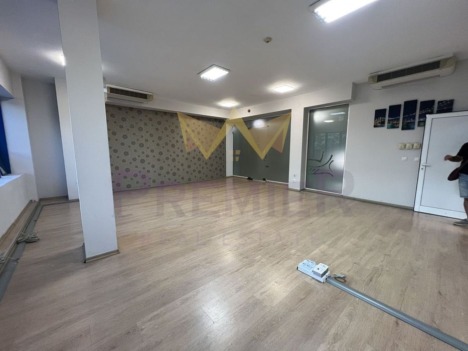 Дава се под наем Офис в Варна, Лятно кино Тракия - 90 кв.м за 1000 € - Снимка #2