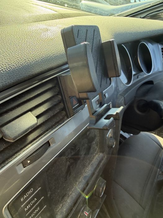 Стойка за телефон фолксваген голф 7 vw golf 7