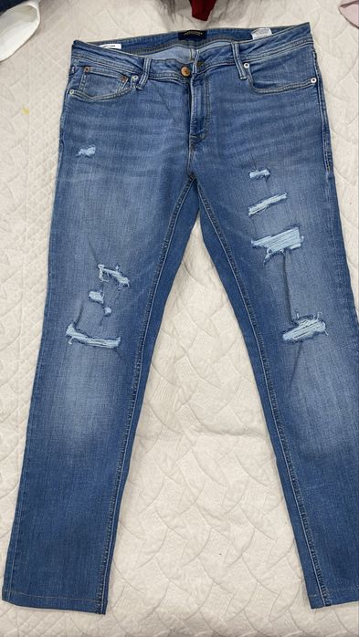 Продам джинсы новые