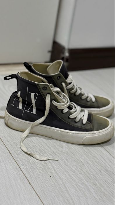 Продам конверсы Армани оригинал 36р