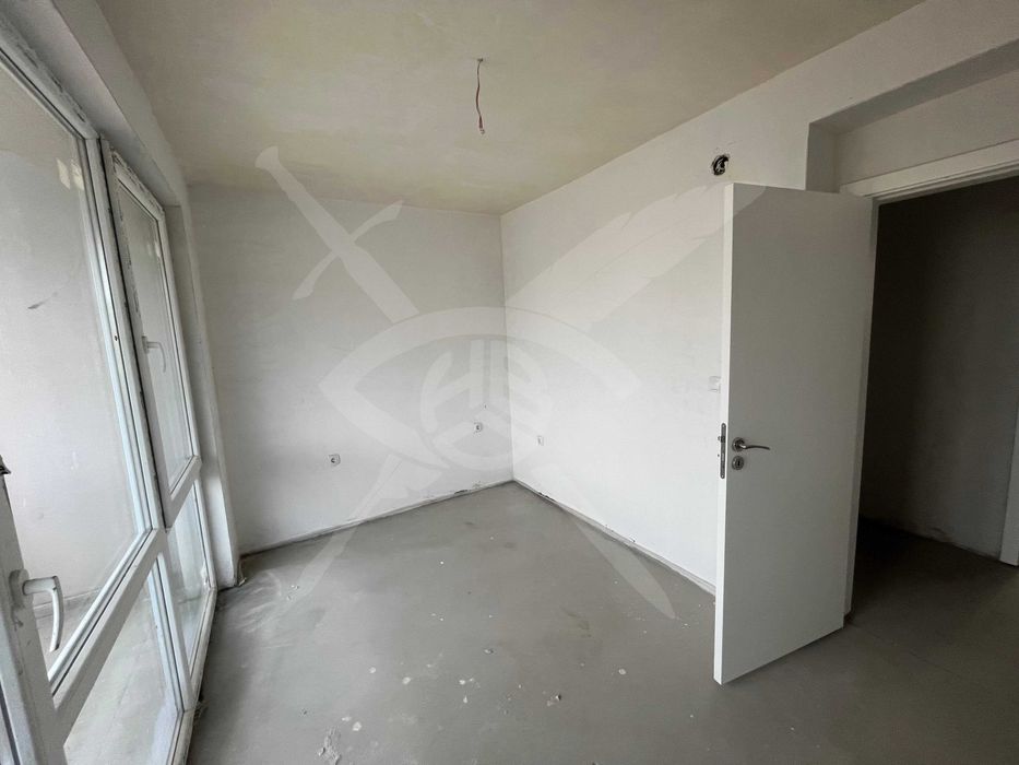 Продава се Тристаен апартамент в Пловдив, Христо Смирненски - 77 кв.м за 1219 €/кв.м - Снимка #1