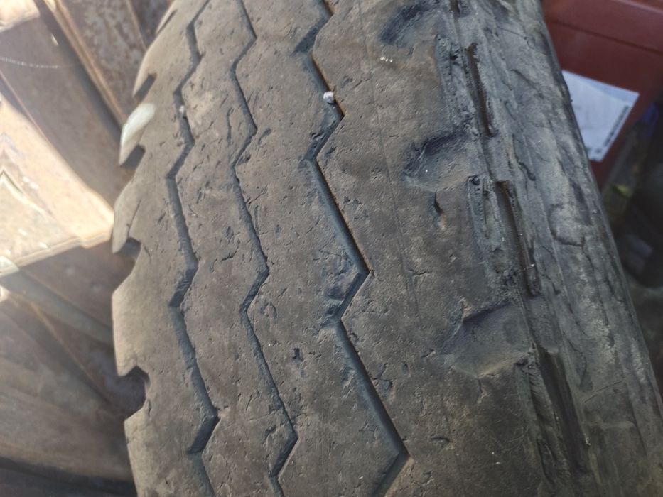 Шина 11.00. R20  хх