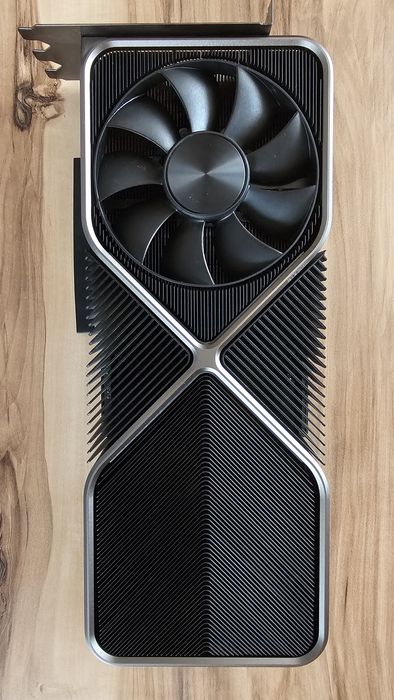 NVIDIA GeForce RTX 3090 Founders Edition видео карта