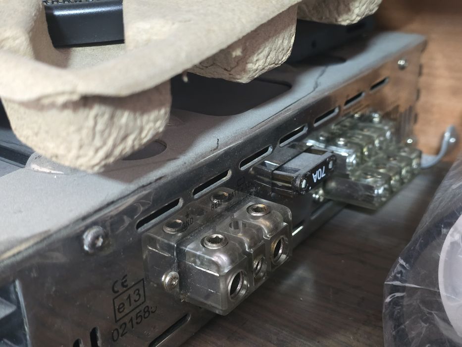 Авто субуфер Hifonics 12 + Hifonics Zeuz ZXI  субуфер и усилвател