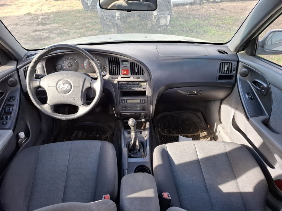 Dezmembrez Hyundai Elantra 1.6i /bara fata hyundai elantra/faruri elan