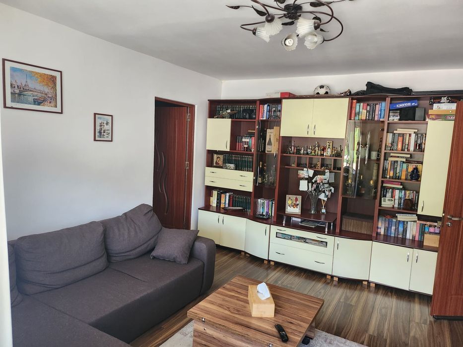 Vând ap. 3 camere central