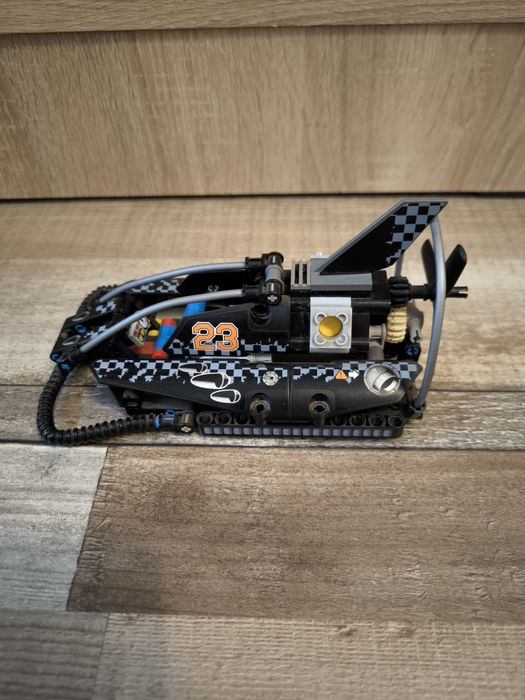 LEGO Technic Hovercraft 42002