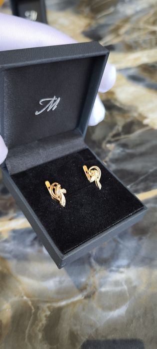 Золотые серьги с бриллиантами