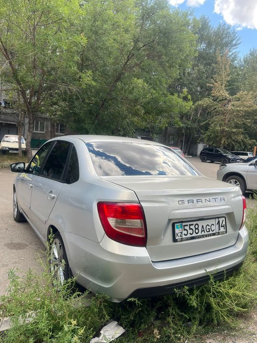 Автомобиль Лада гранта