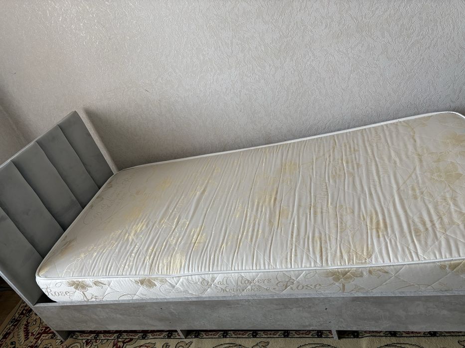 Кравать и матрас