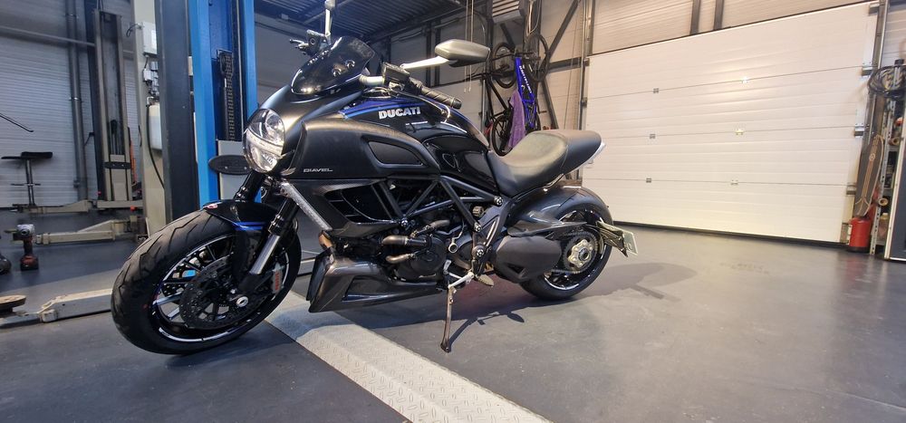 Ducati Diavel 1200  V2